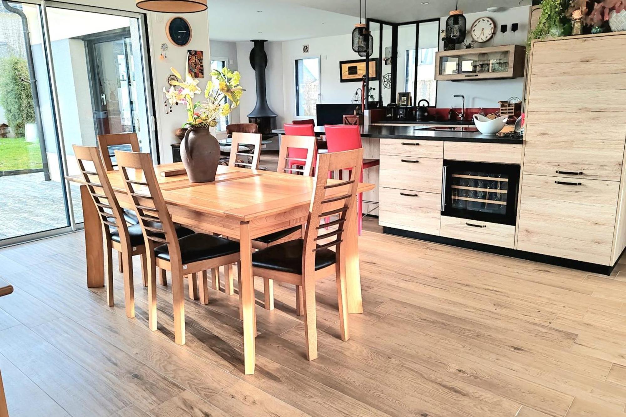 Spacious House With Garden Near The Hébergement de vacances *