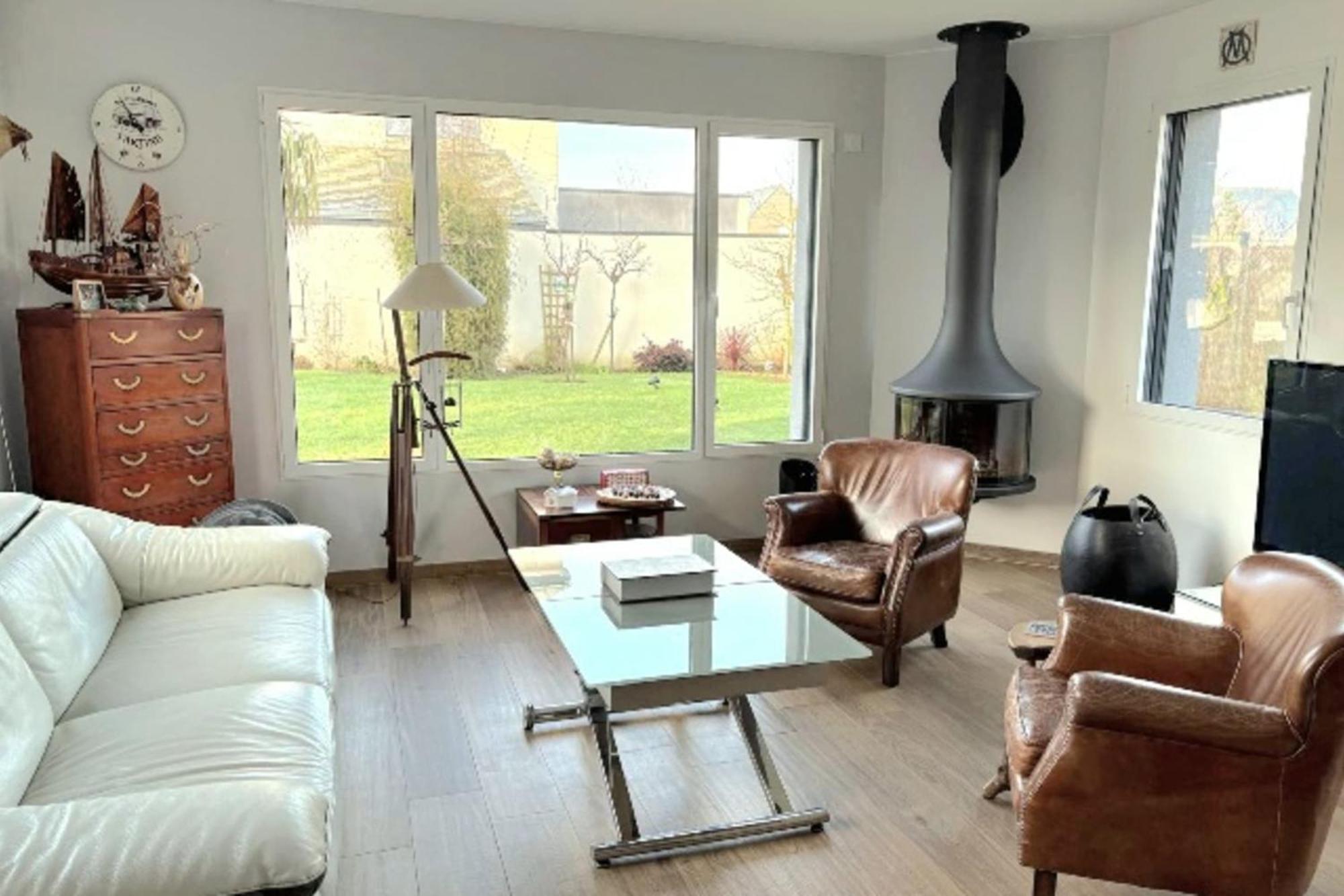Spacious House With Garden Near The Hébergement de vacances *